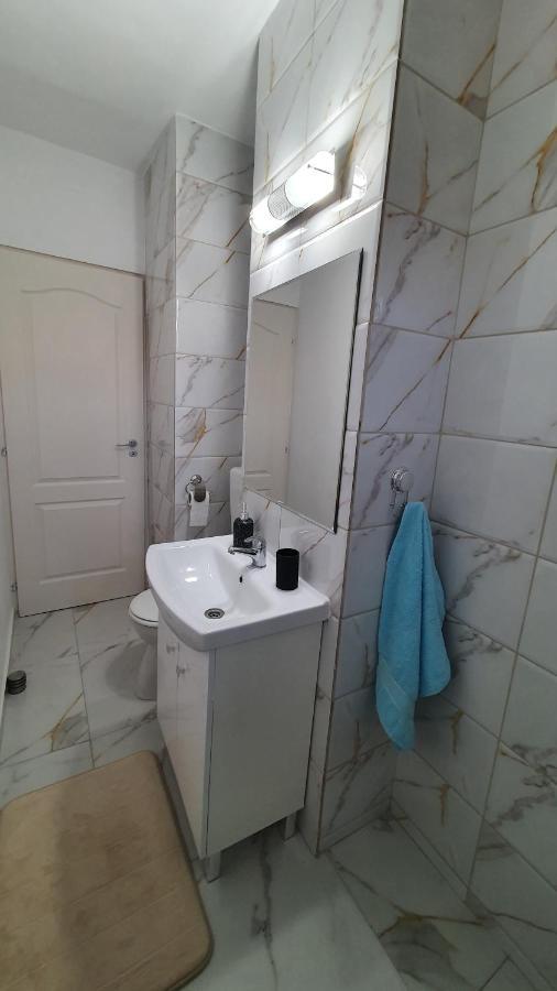 Apartament Estera Apartment Oradea Bagian luar foto