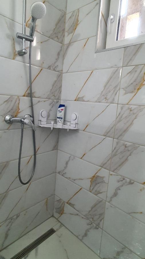 Apartament Estera Apartment Oradea Bagian luar foto