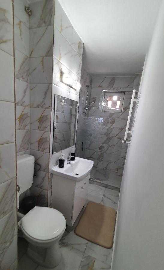 Apartament Estera Apartment Oradea Bagian luar foto